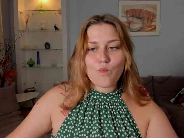 Whisper_Of_Sirena webcam