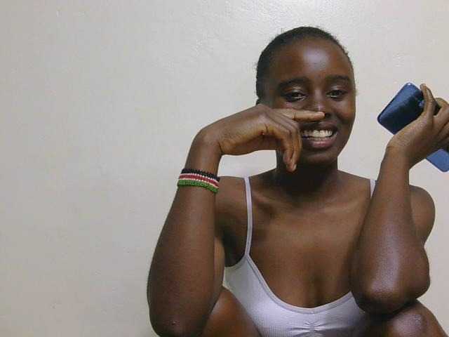 SweetTarrif live cam on BongaCams