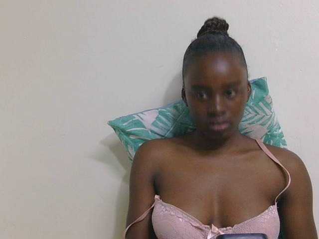 SweetTarrif live cam on BongaCams