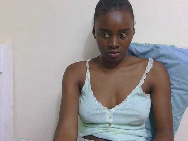 SweetTarrif — live female cam