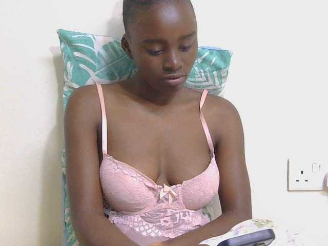 SweetTarrif live cam on BongaCams
