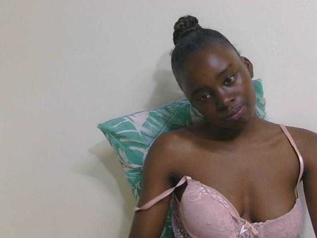 SweetTarrif live cam on BongaCams