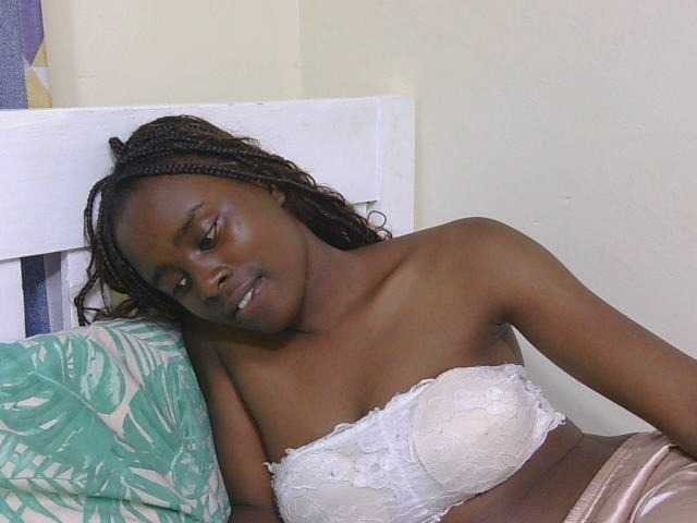 SweetTarrif live cam on BongaCams