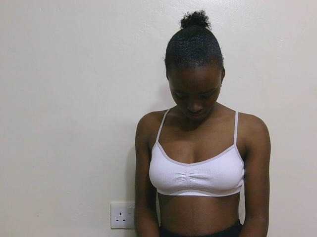 SweetTarrif live cam on BongaCams