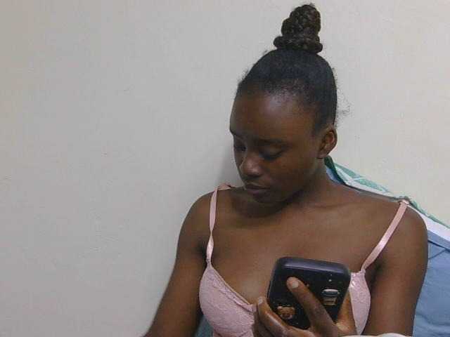 SweetTarrif live cam on BongaCams