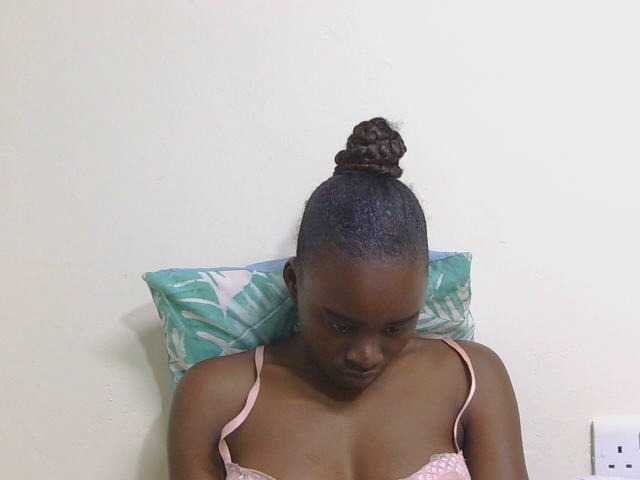 SweetTarrif live cam on BongaCams