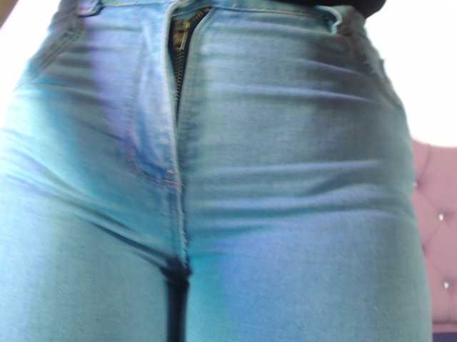 eimmyRossyx live cam on UnifiedCams