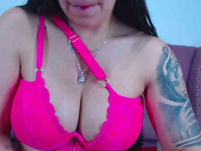 eimmyRossyx Live Webcam on BongaCams