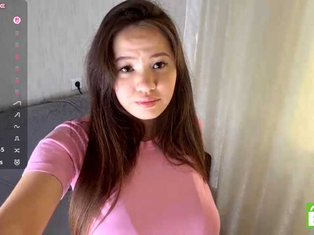 EstellaRosenfeldt live cam on BongaCams