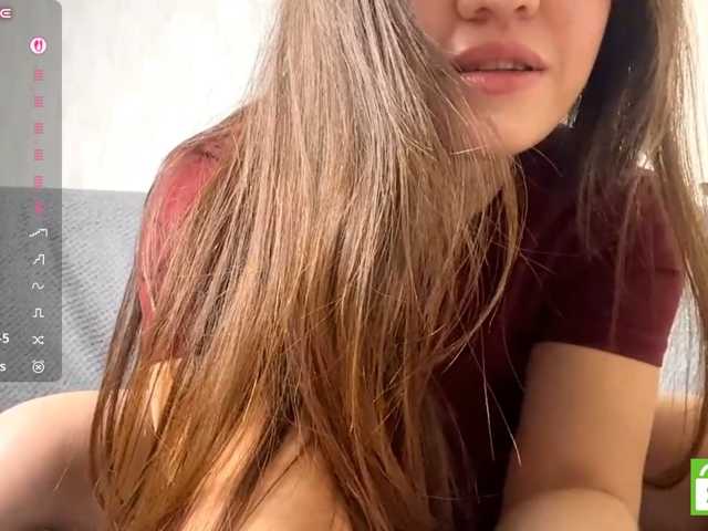 EstellaRosenfeldt live cam on BongaCams