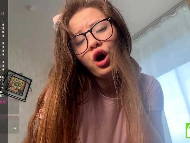 EstellaRosenfeldt live cam on BongaCams
