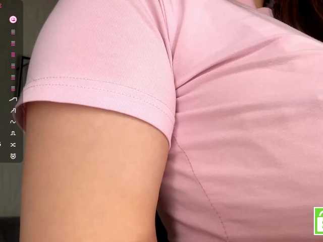 EstellaRosenfeldt live cam on BongaCams
