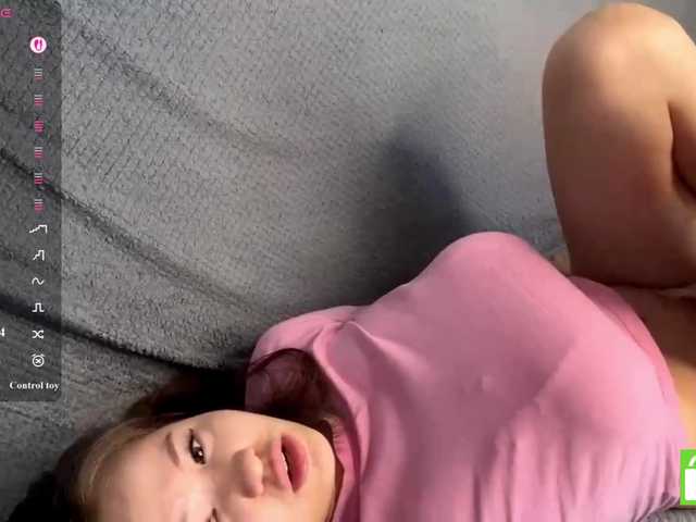 EstellaRosenfeldt live cam on BongaCams