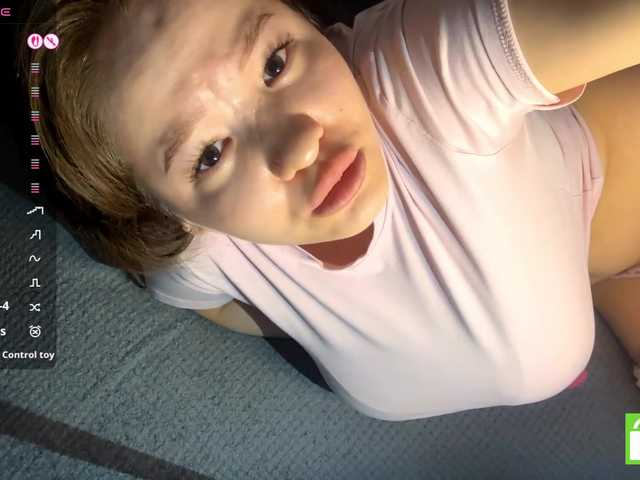 EstellaRosenfeldt live cam on BongaCams