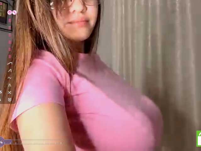 EstellaRosenfeldt live cam on BongaCams