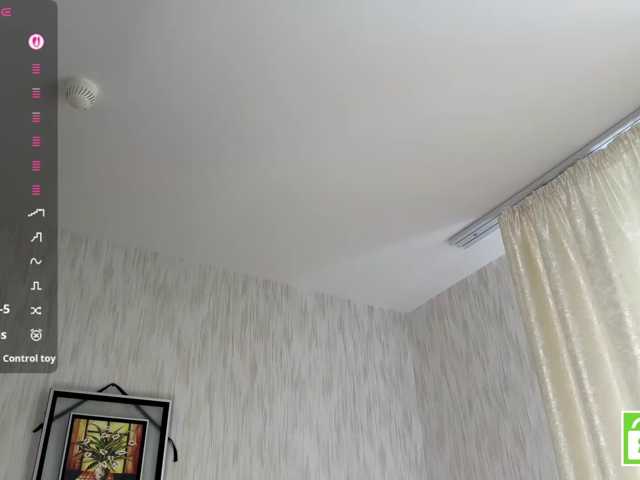 EstellaRosenfeldt live cam on BongaCams