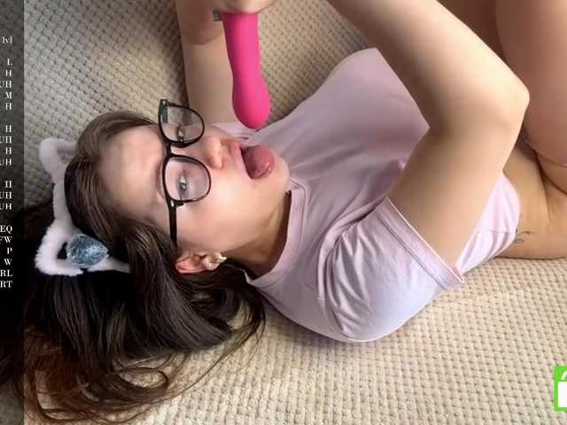 EstellaRosenfeldt live cam on BongaCams