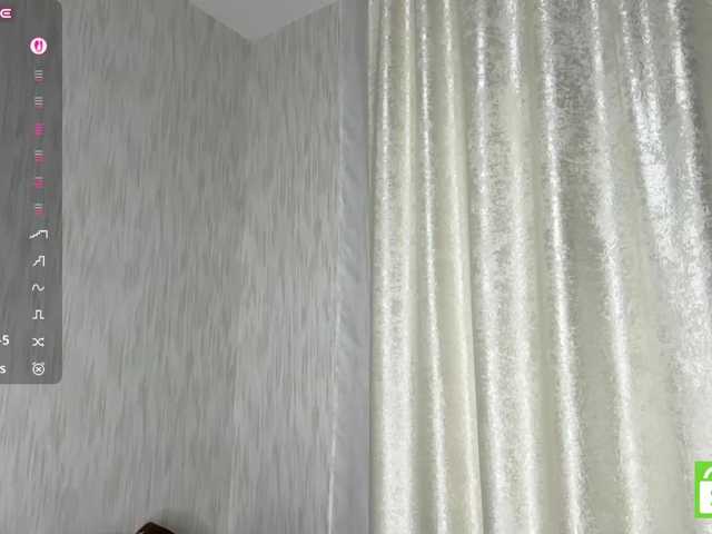 EstellaRosenfeldt live cam on BongaCams