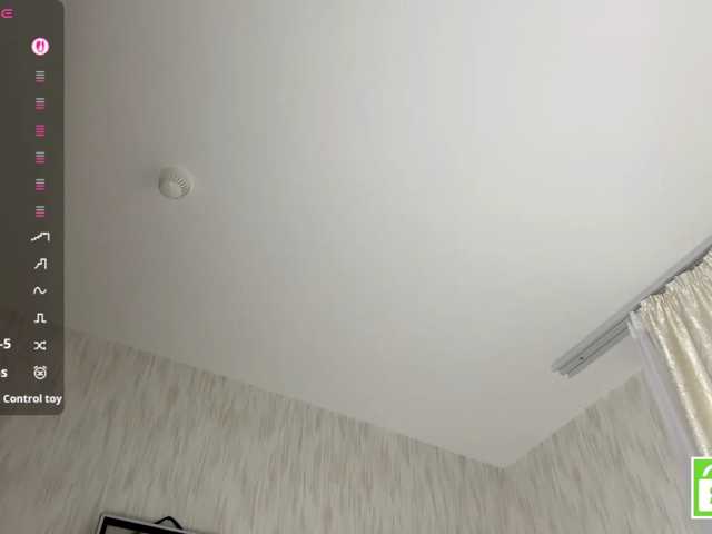 EstellaRosenfeldt live cam on BongaCams