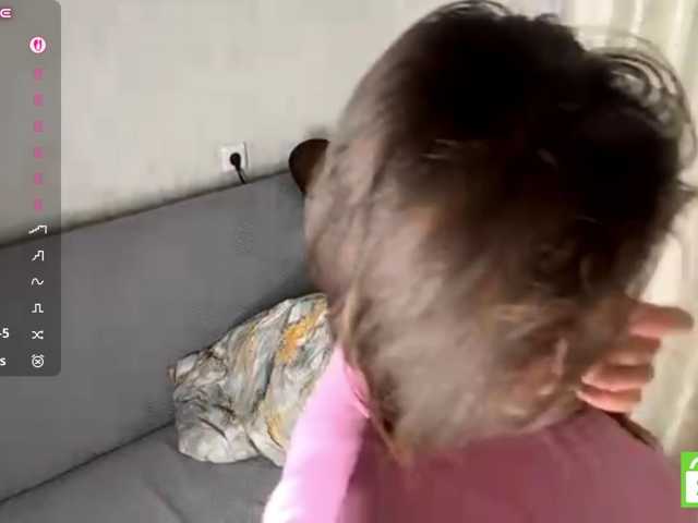 EstellaRosenfeldt live cam on BongaCams