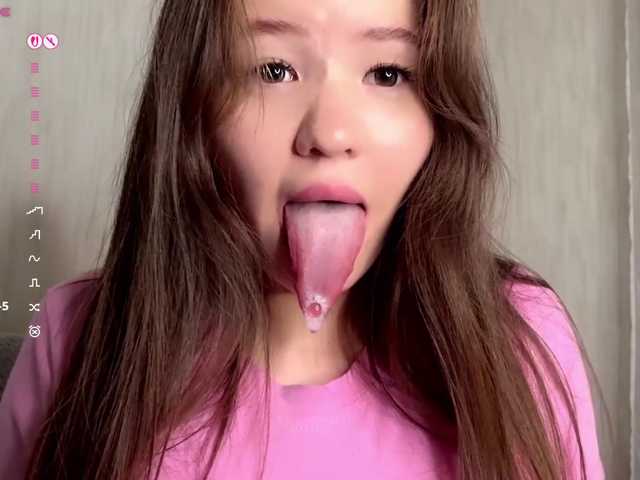 EstellaRosenfeldt live cam on BongaCams