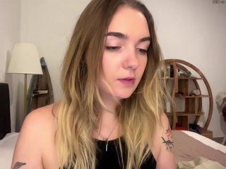 RoxyHorny Porn Show