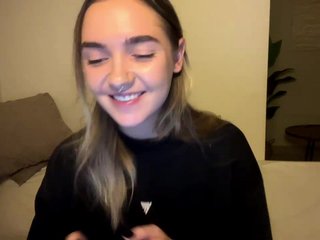 RoxyHorny Porn Show