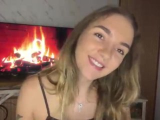 RoxyHorny Porn Show