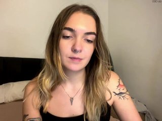 RoxyHorny Porn Show
