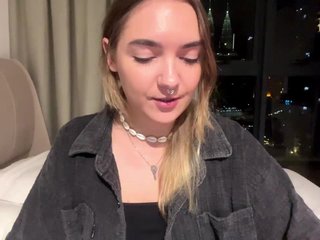RoxyHorny Porn Show