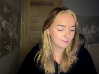 RoxyHorny Porn Show