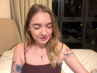 RoxyHorny Porn Show