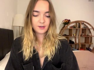 RoxyHorny Porn Show
