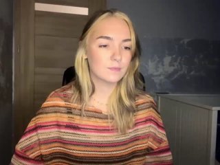 RoxyHorny Porn Show