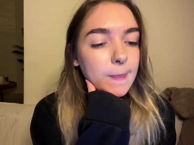 RoxyHorny live cam on BongaCams