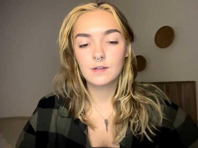 RoxyHorny live cam on BongaCams