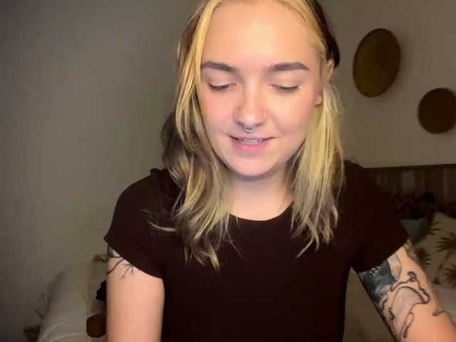 RoxyHorny live cam on BongaCams
