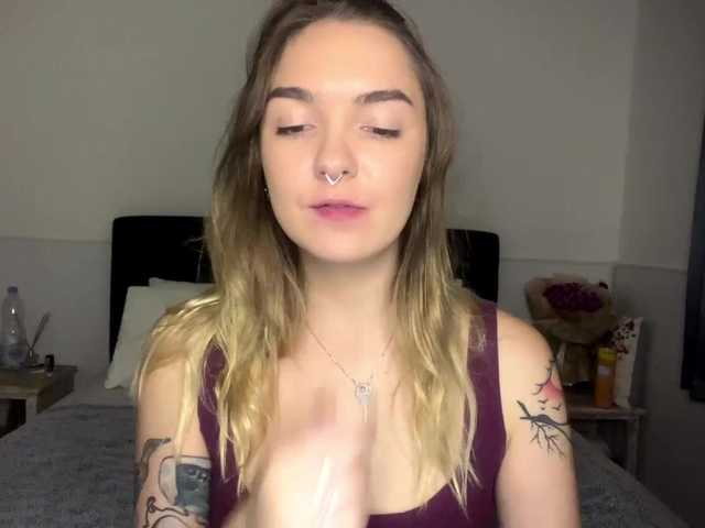 RoxyHorny live cam on BongaCams