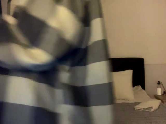 RoxyHorny live webcam show