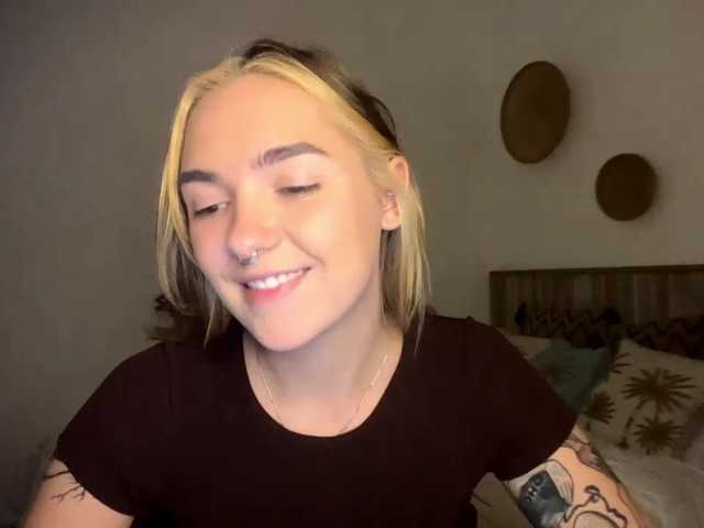RoxyHorny live cam on BongaCams