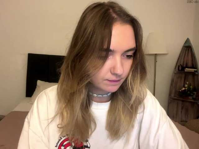 Chat with RoxyHorny live cam