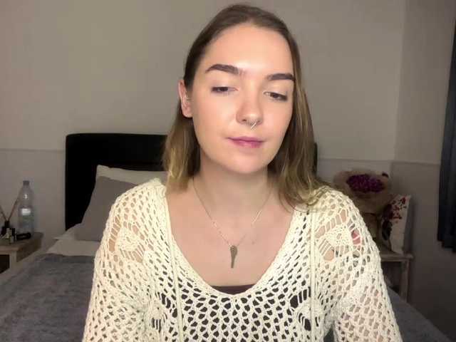 RoxyHorny live webcam show