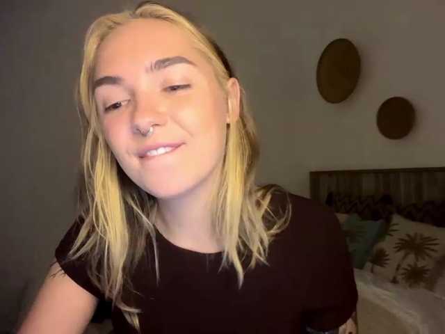 RoxyHorny live cam on BongaCams
