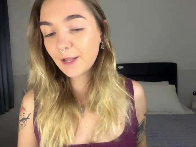 RoxyHorny live cam on BongaCams