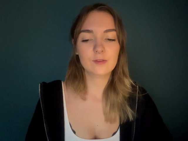 RoxyHorny live cam on BongaCams