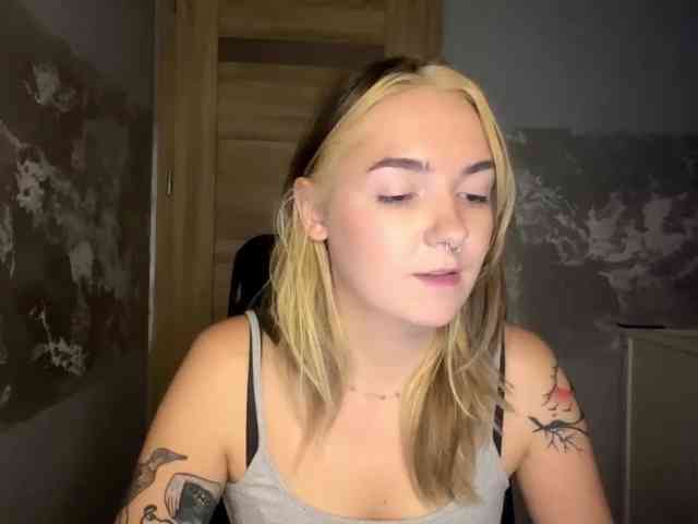 RoxyHorny webcam