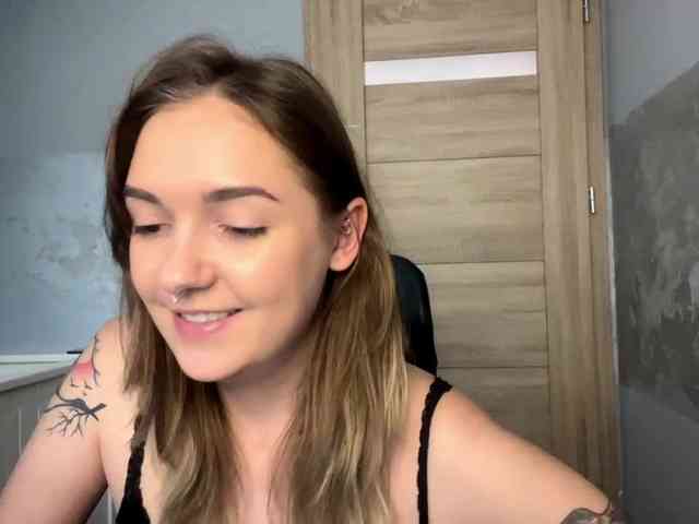 RoxyHorny webcam