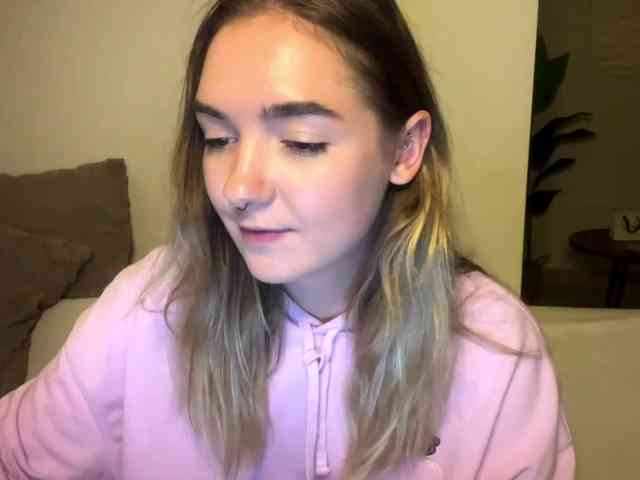 RoxyHorny webcam