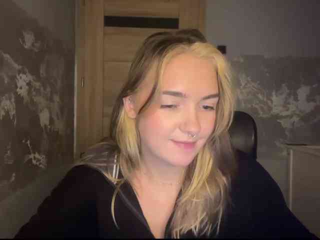 RoxyHorny webcam