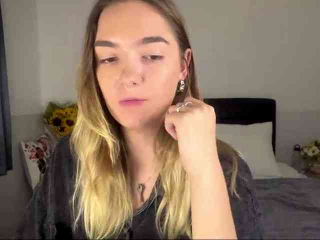 RoxyHorny webcam